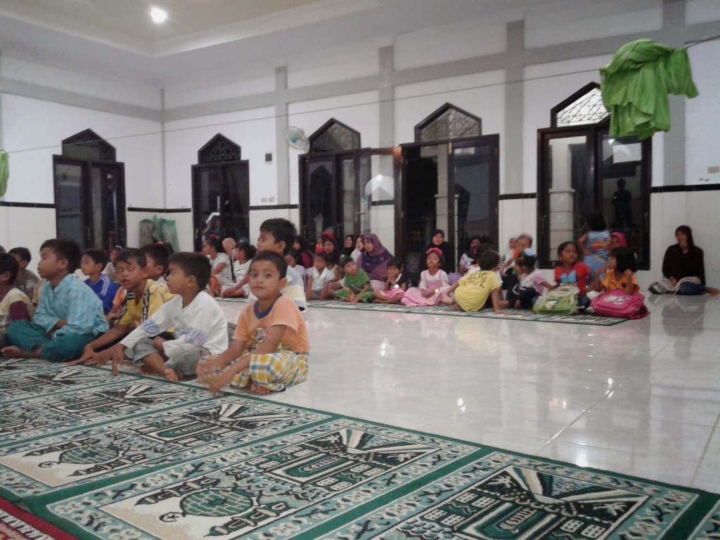 Meunasah, sebagai tempat pengajian dan ibadah masyarakat